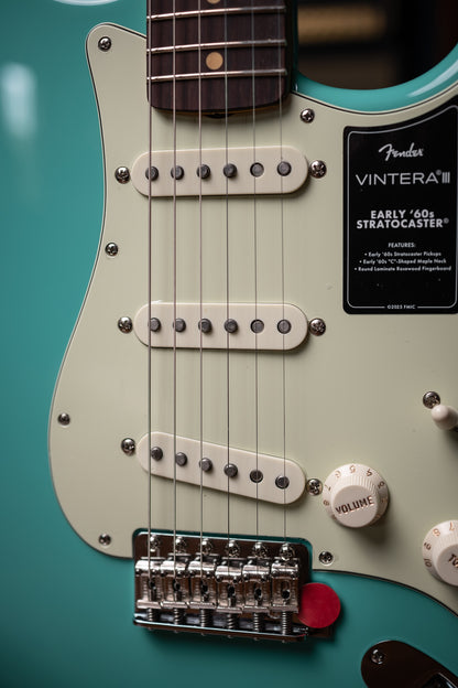 Fender Vintera III Early '60s Stratocaster - Sea Foam Green