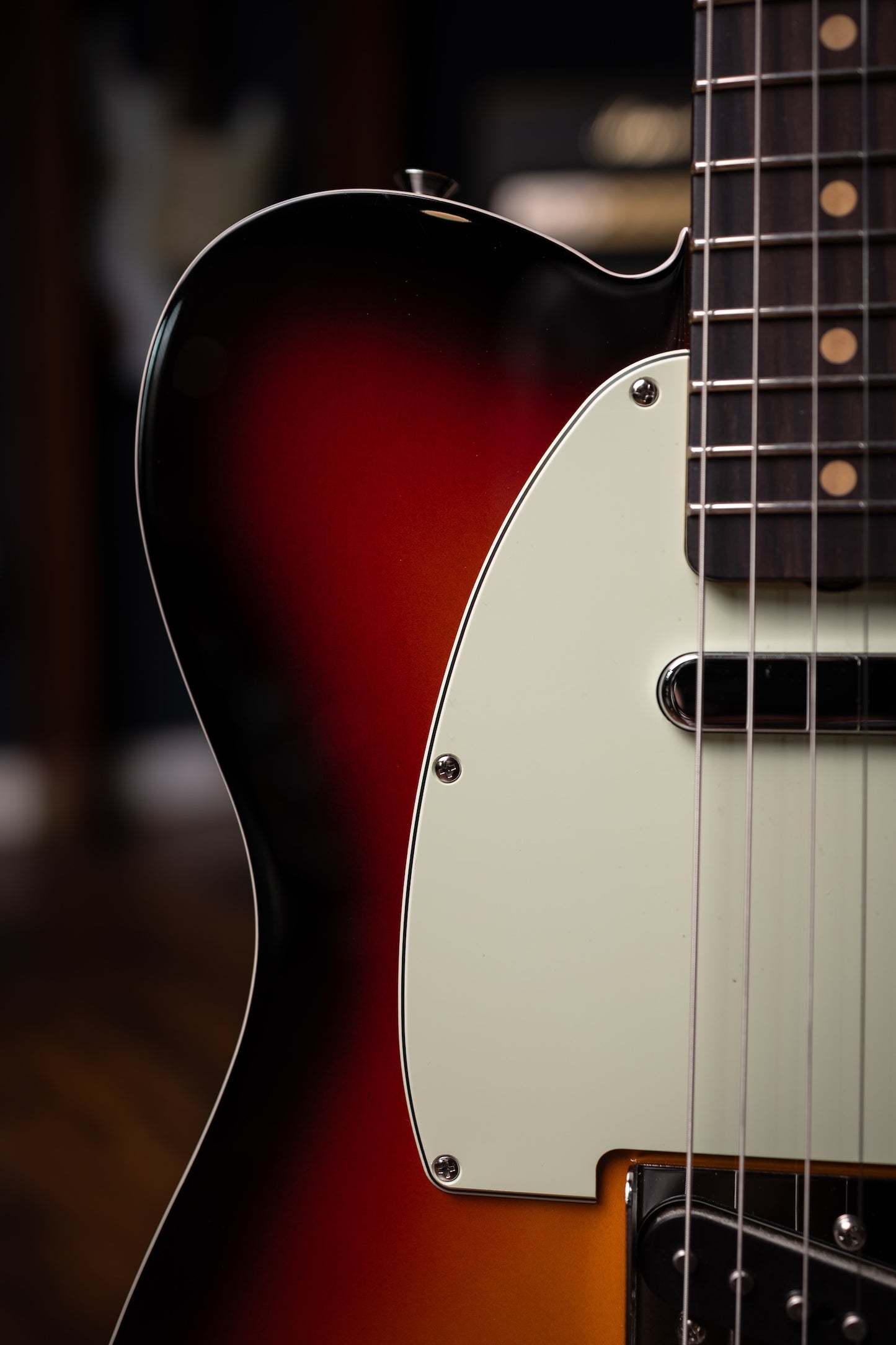 Fender Limited Edition Vintera III Early '60s Custom Telecaster - 3-Color Sunburst