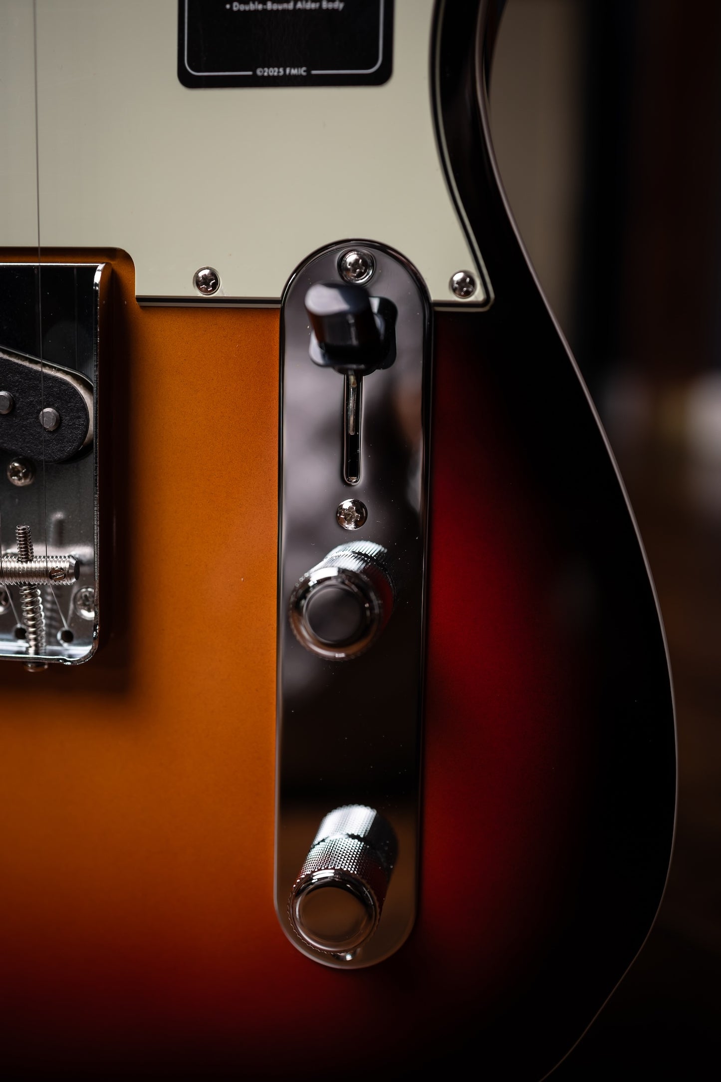 Fender Limited Edition Vintera III Early '60s Custom Telecaster - 3-Color Sunburst