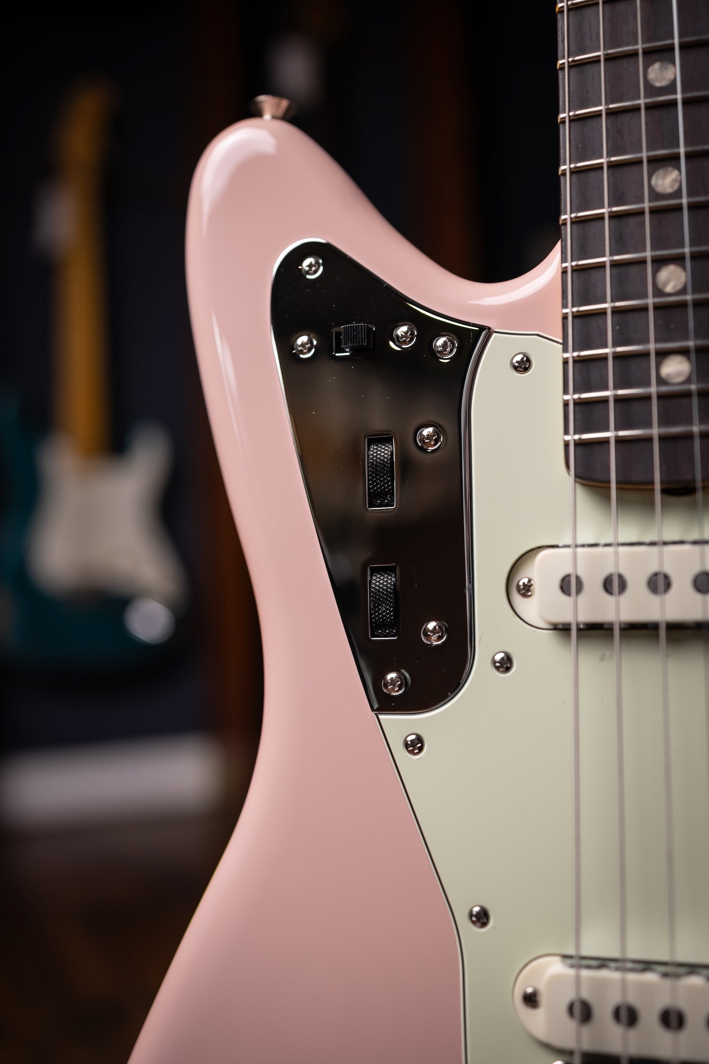 Fender  Vintera III Mid '60s Jaguar - Shell Pink