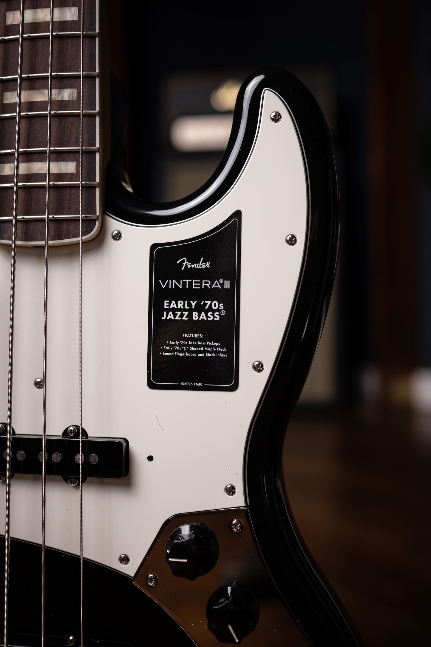 Fender Vintera III Early '70s Jazz Bass - Black