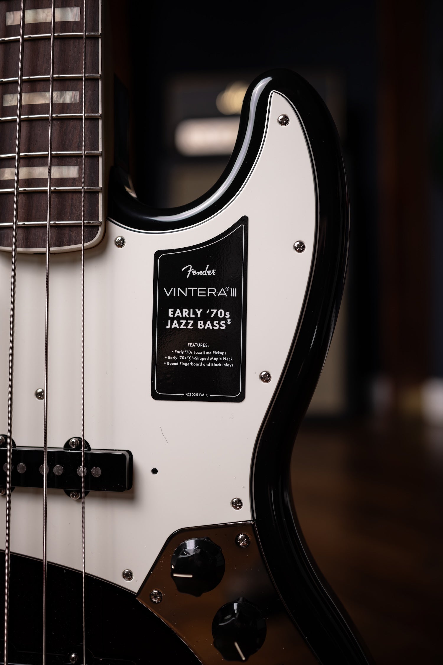 Fender Vintera III Early '70s Jazz Bass - Black