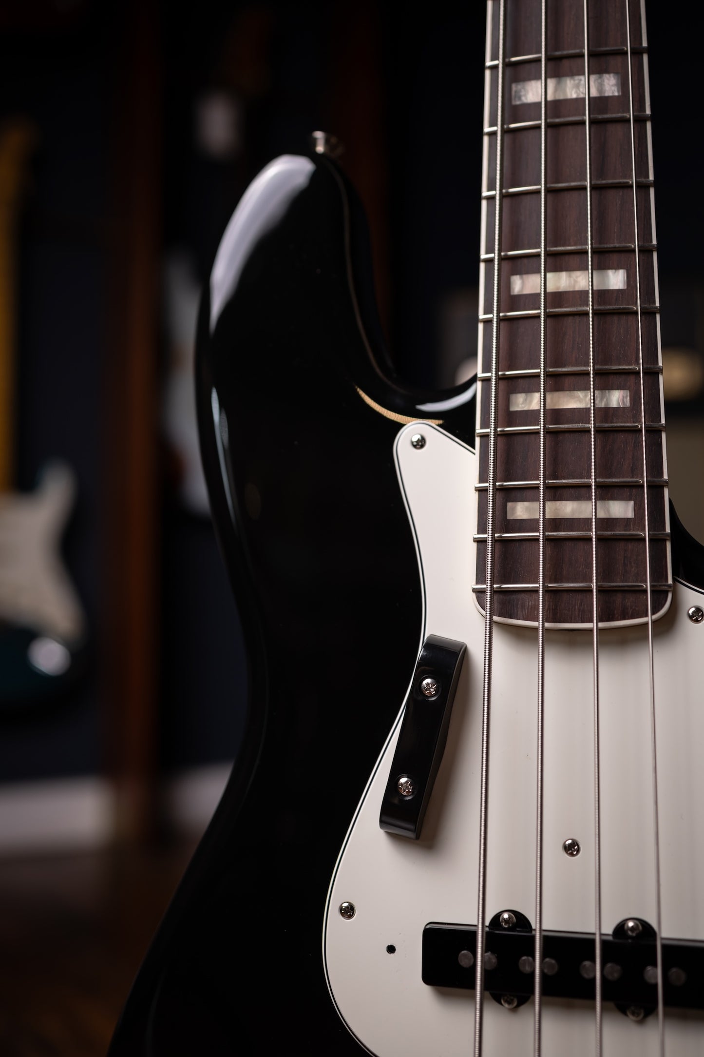 Fender Vintera III Early '70s Jazz Bass - Black
