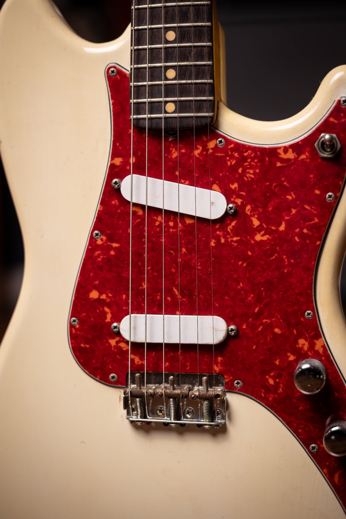 1963 Fender Duo Sonic Electric Guitar - Olympic White