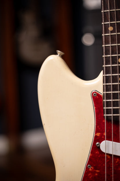 1963 Fender Duo Sonic Electric Guitar - Olympic White