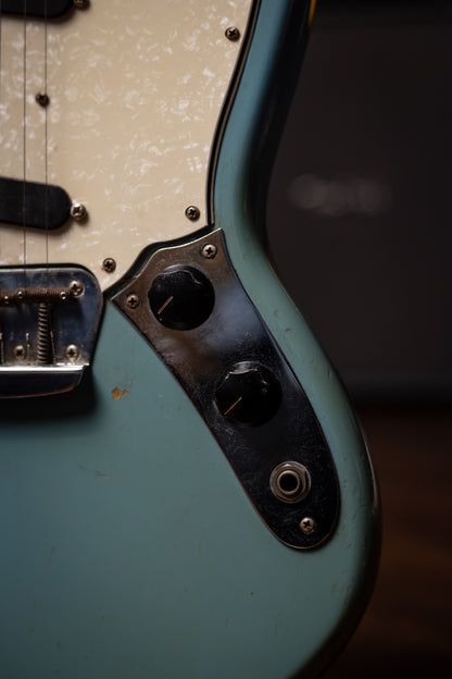 1965 Fender Duo Sonic II Electric Guitar - Daphne Blue