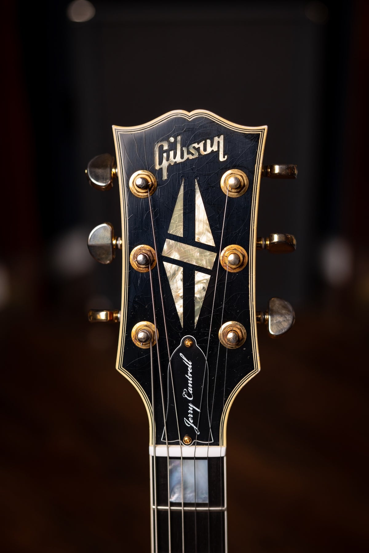Pre-Owned Gibson Les Paul Custom Jerry Cantrell "Wino" Murphy Lab Electric Guitar - Light Aged Wine Red