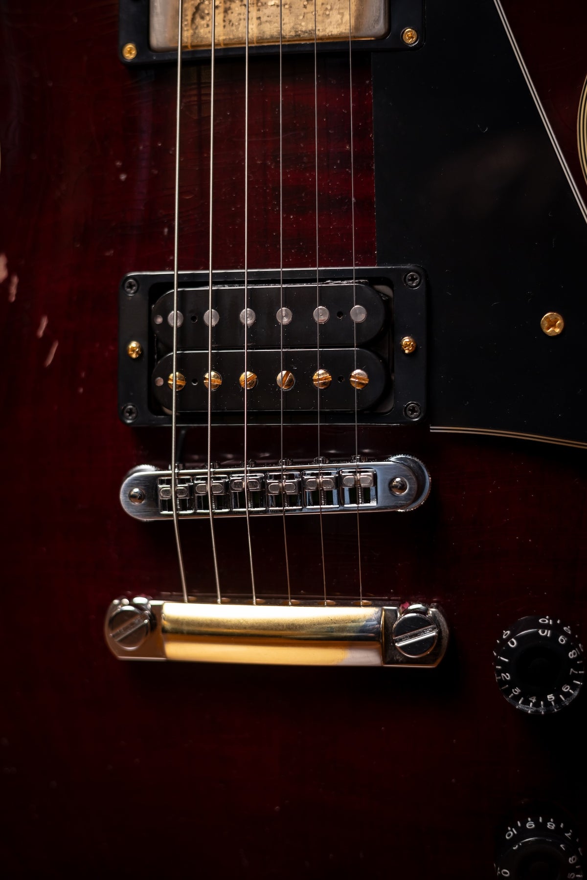 Pre-Owned Gibson Les Paul Custom Jerry Cantrell "Wino" Murphy Lab Electric Guitar - Light Aged Wine Red