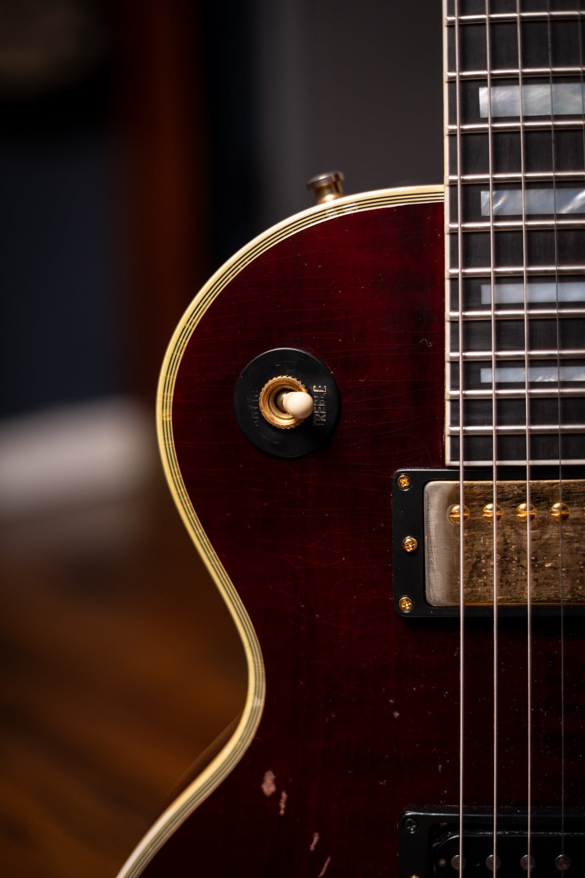 Pre-Owned Gibson Les Paul Custom Jerry Cantrell "Wino" Murphy Lab Electric Guitar - Light Aged Wine Red