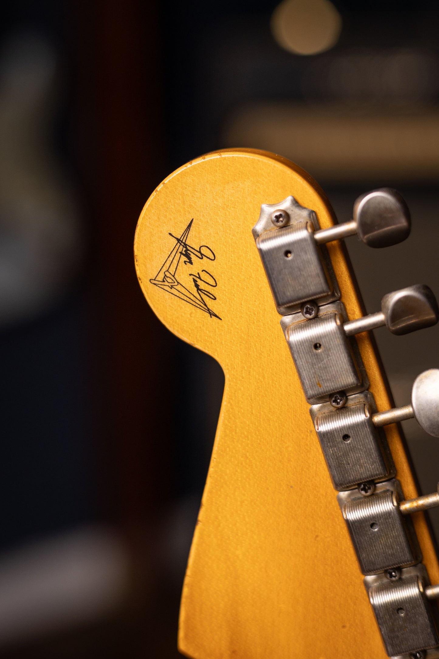 Fender Masterbuilt Greg Fessler '62 Stratocaster® Journeyman Relic® Electric Guitar  - Pale Sonic Blue 