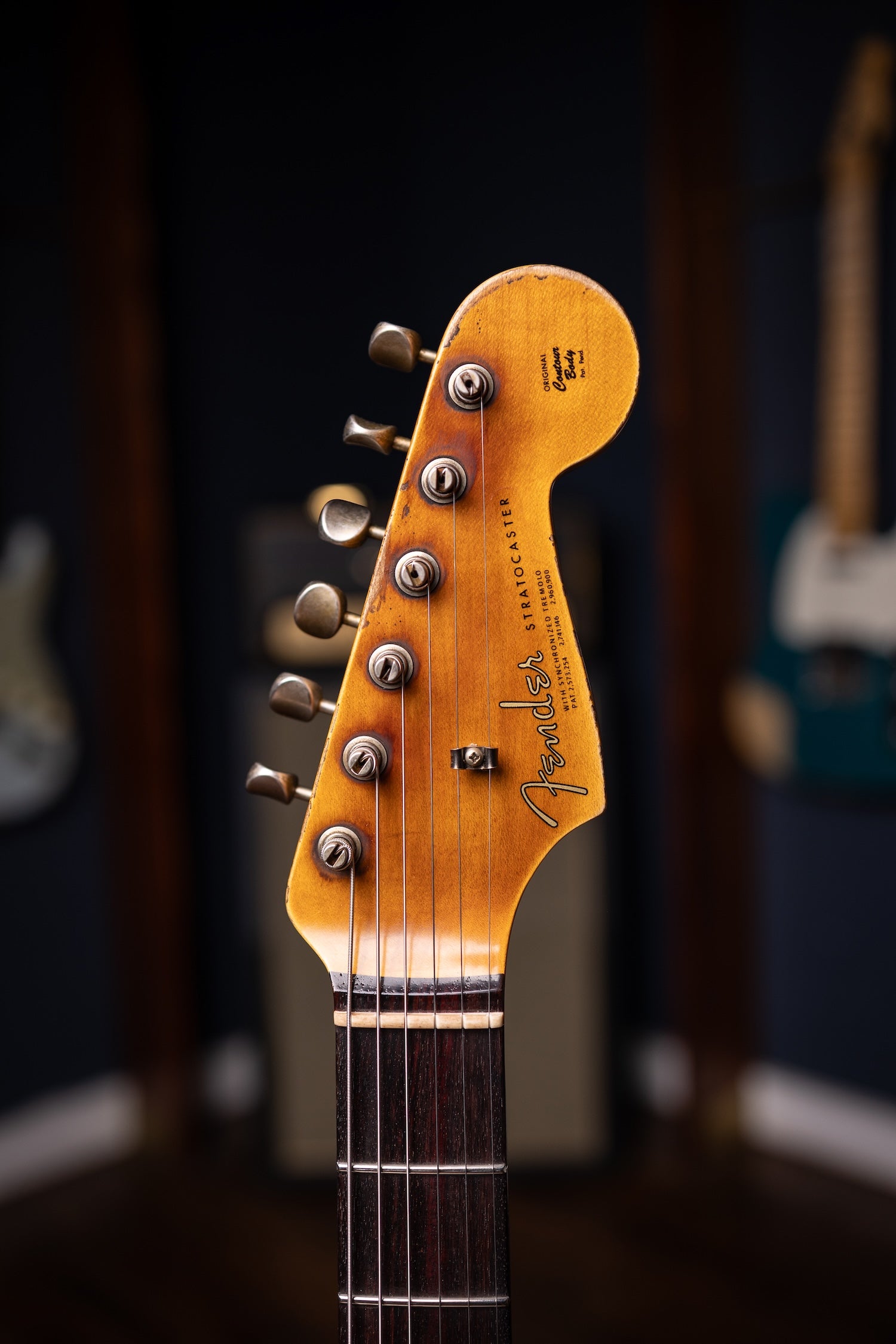 Fender 1963 Stratocaster® Super Heavy Relic - Super Faded Aged Black over 3 Color Sunburst