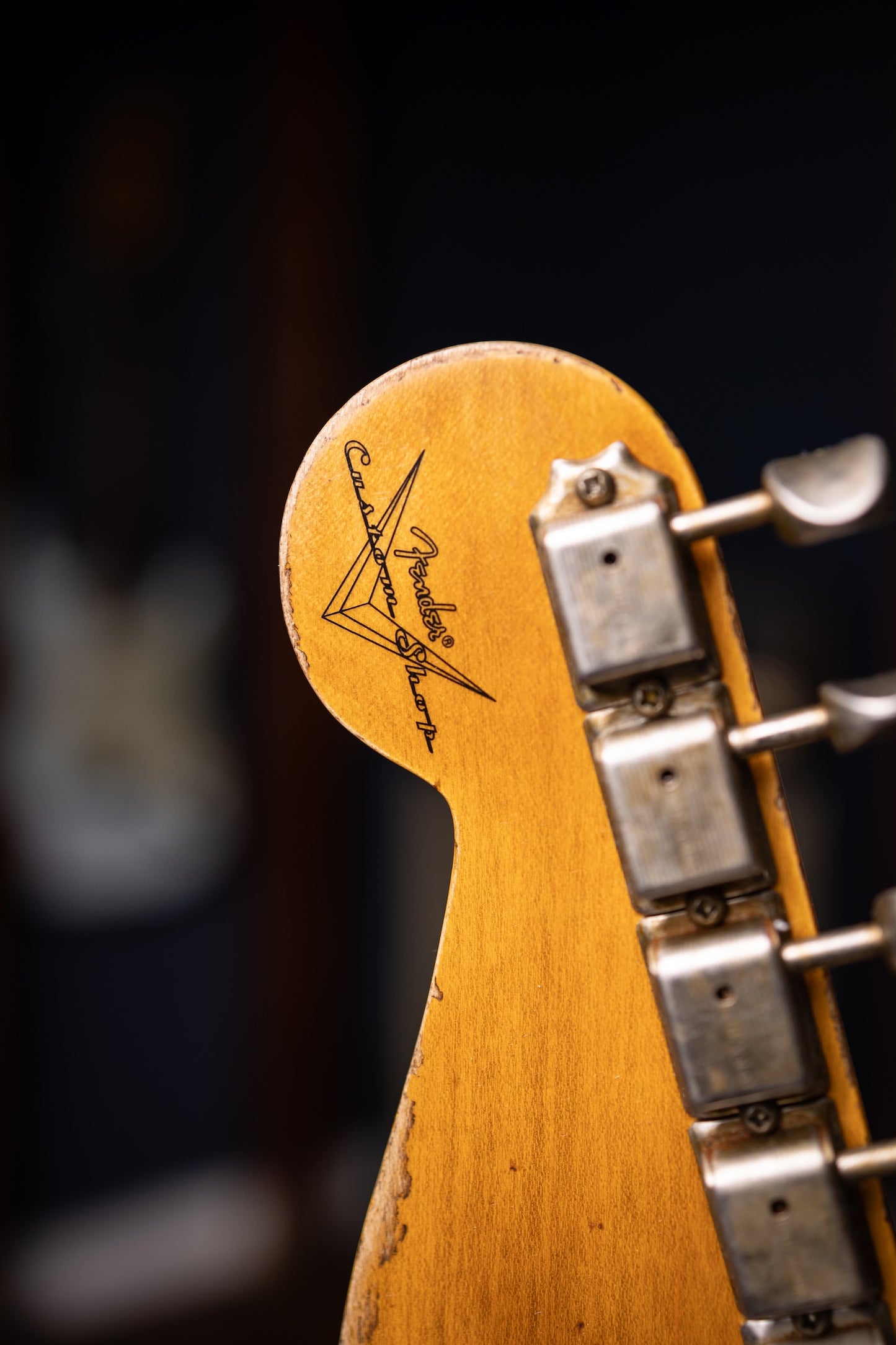 Fender 1963 Stratocaster® Super Heavy Relic - Super Faded Aged Black over 3 Color Sunburst