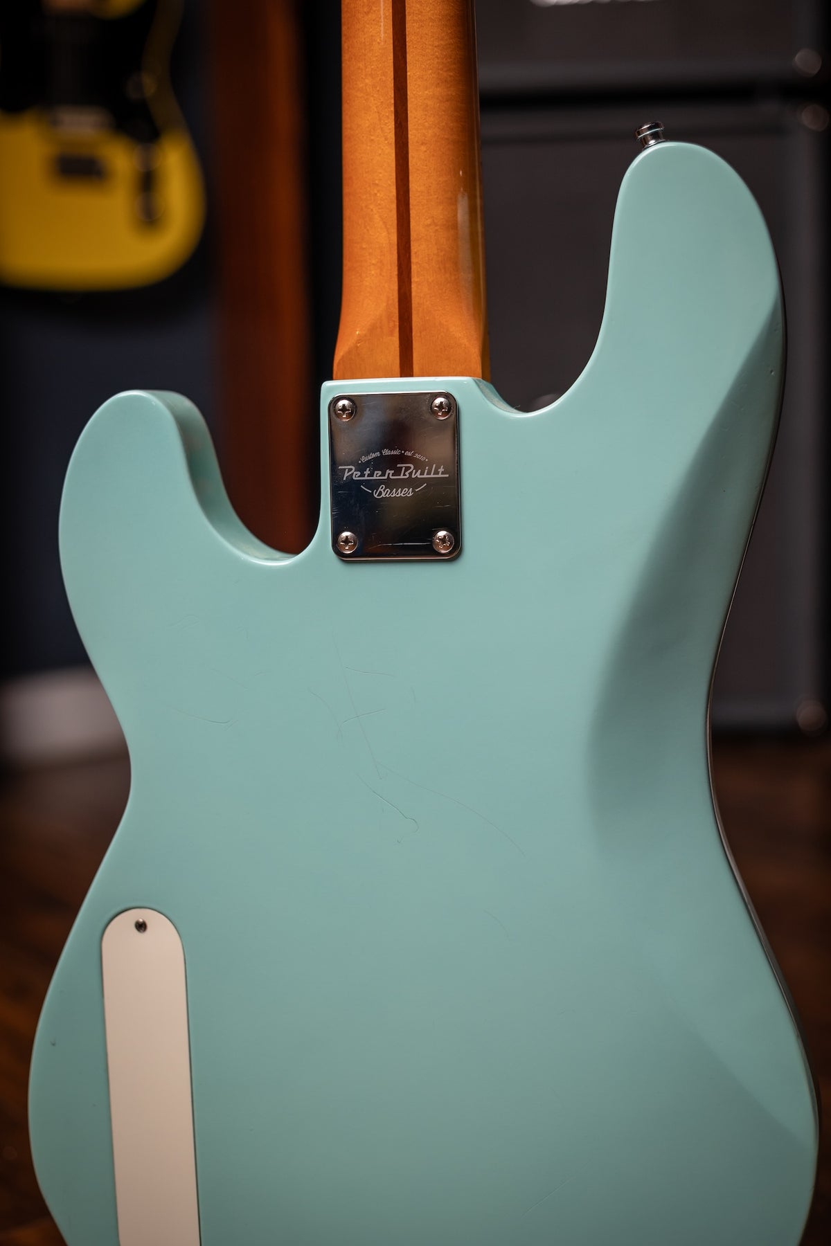 Pre-Owned PeterBuilt Cabrontia Electric Bass - Surf Green