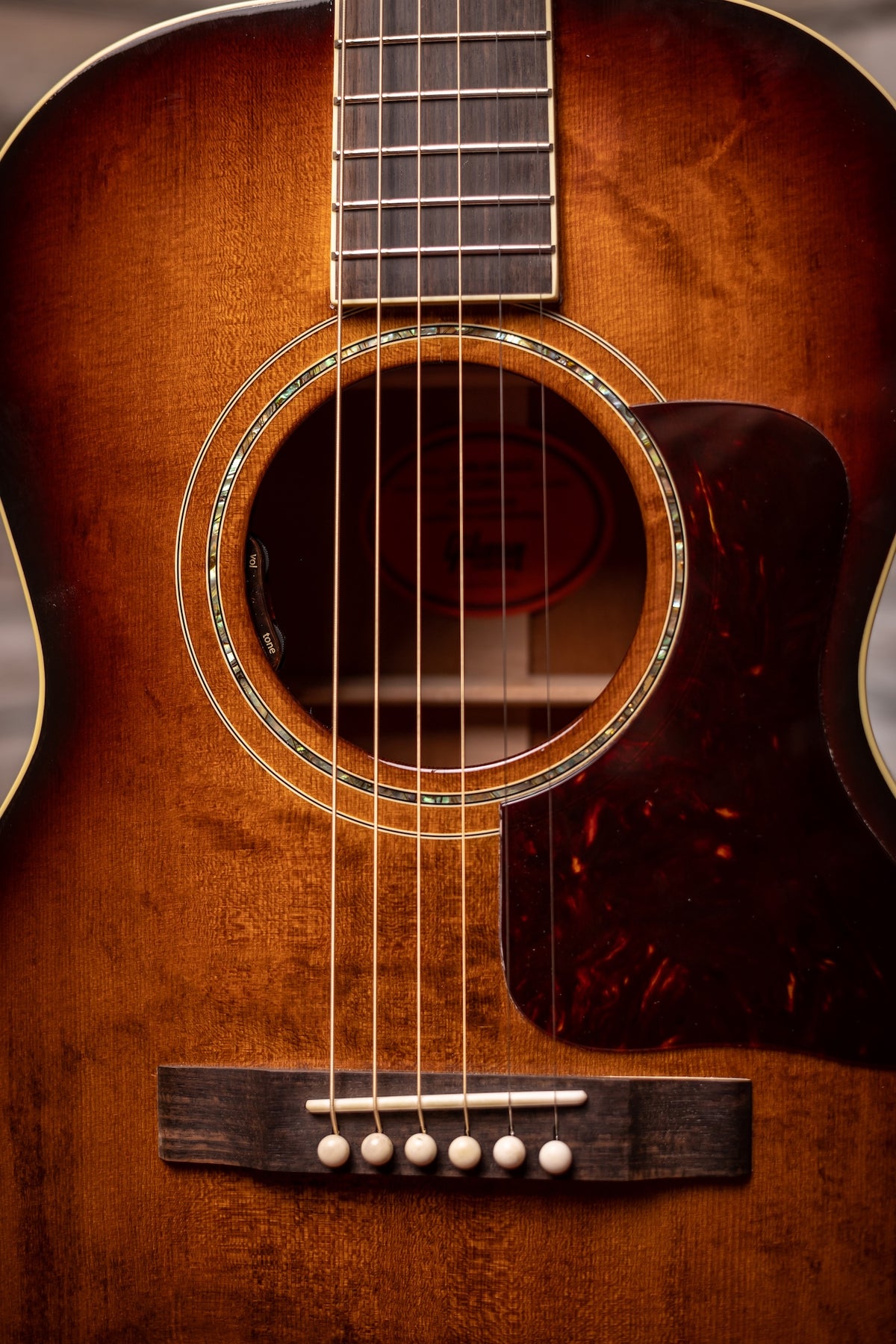 Pre-Owned Gibson Custom L-00 Standard Acoustic Electric Guitar - Grizzly Burst