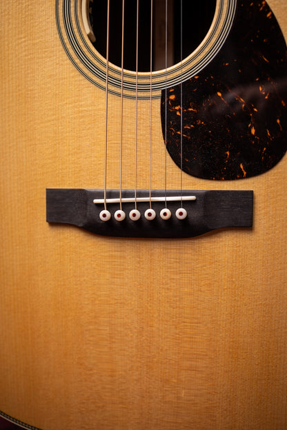 Martin OM-28E Standard L.R. Baggs Orchestra Model Acoustic-Electric Guitar  - Natural