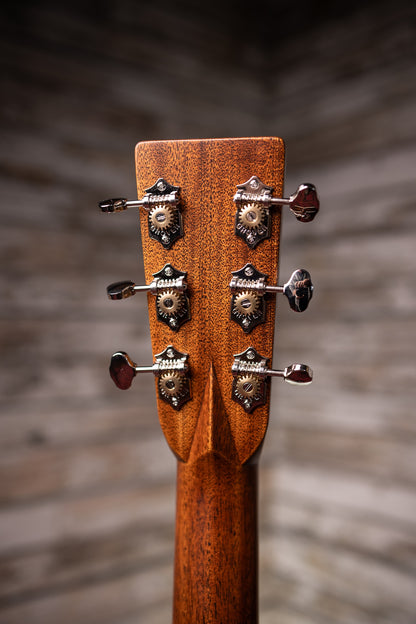 Martin OM-28E Standard L.R. Baggs Orchestra Model Acoustic-Electric Guitar  - Natural