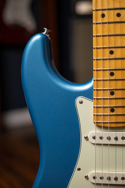 Fender American Professional Classic Stratocaster® HSS Electric Guitar - Lake Placid Blue
