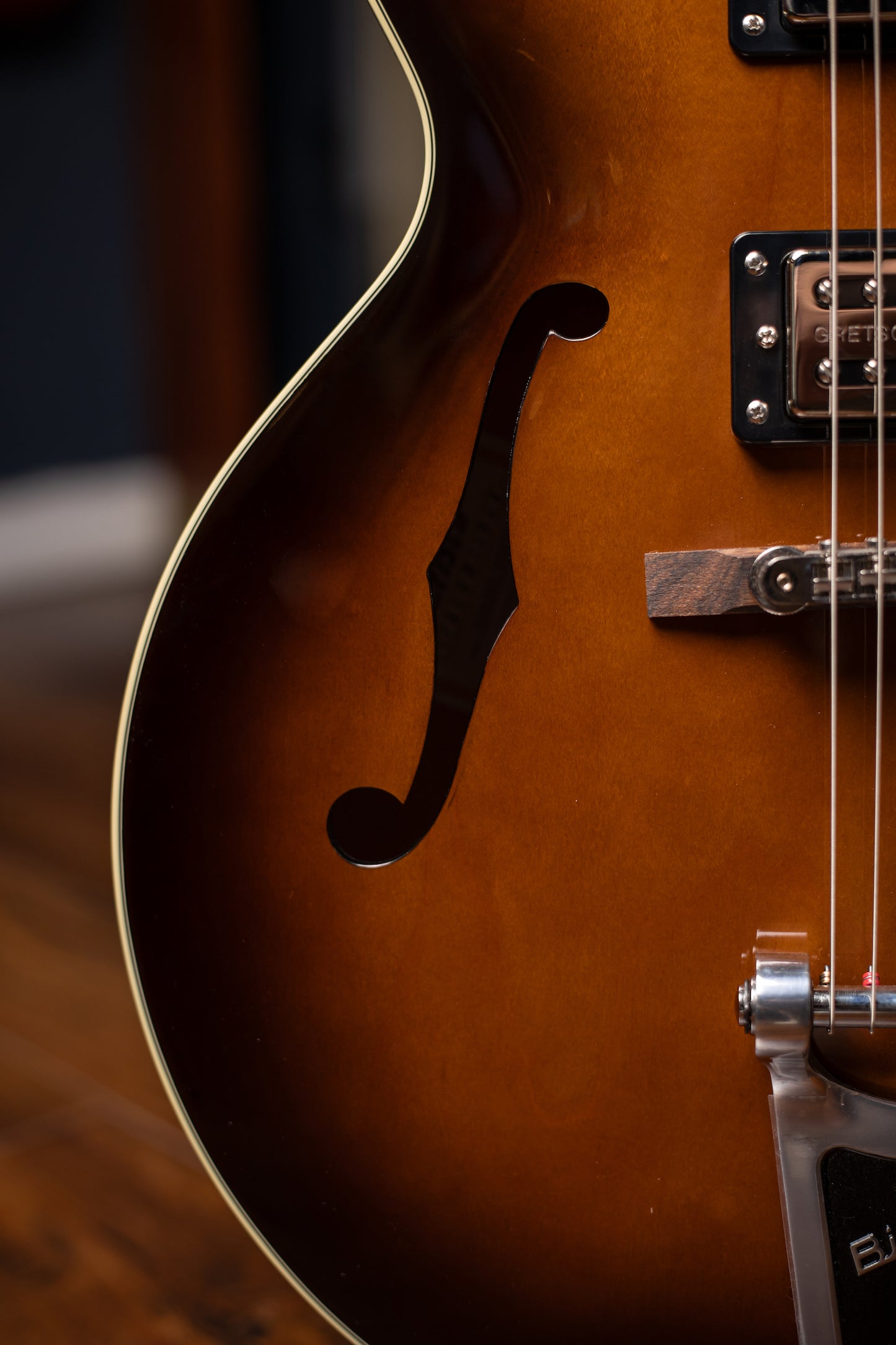 Gretsch G2420T Streamliner™ Hollow Body with Bigsby® - Robusto Burst