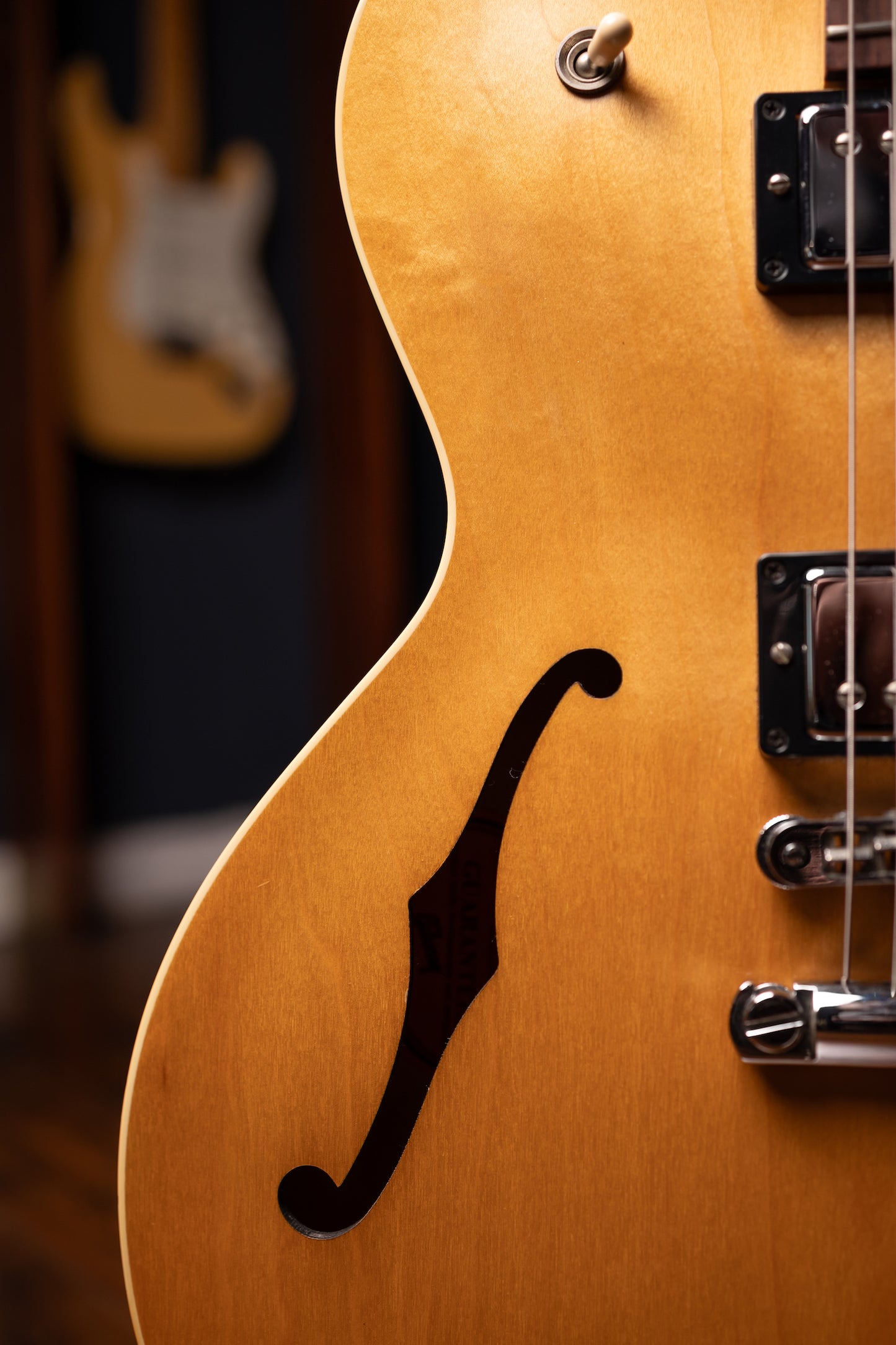 2003 Gibson ES-135 Semi Hollow Electric Guitar - Natural