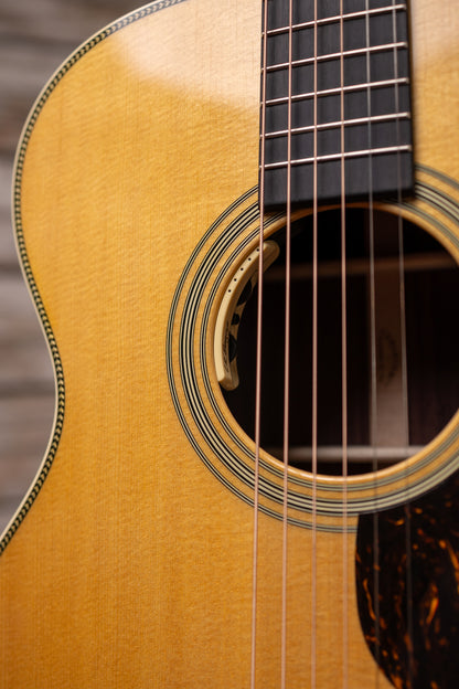 Martin OM-28E Standard L.R. Baggs Orchestra Model Acoustic-Electric Guitar  - Natural