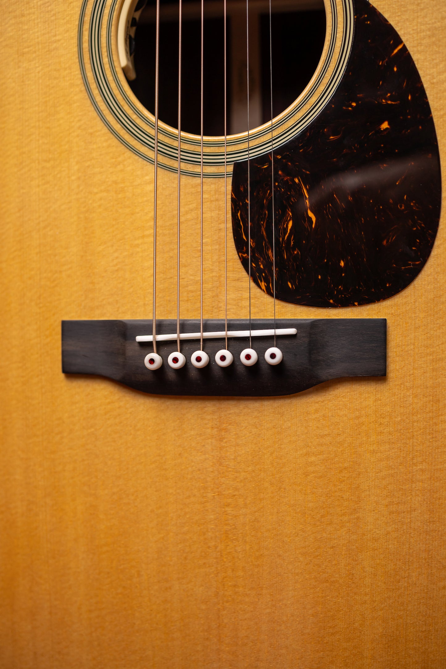 Martin OM-28E Standard L.R. Baggs Orchestra Model Acoustic-Electric Guitar  - Natural