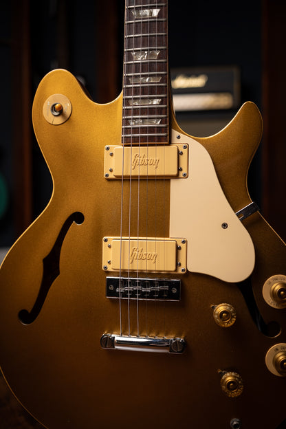 1974 Gibson Les Paul Signature Electric Guitar - Gold Top