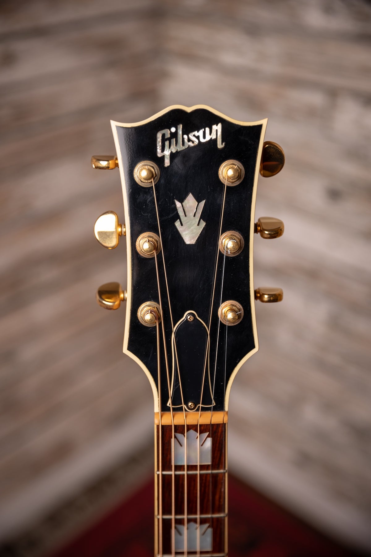 2008 Gibson SJ 200 Acoustic Guitar - Natural