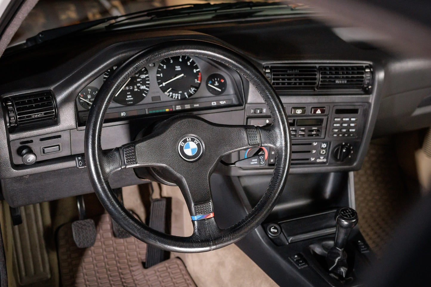 1987 BMW 325is | Alpine White