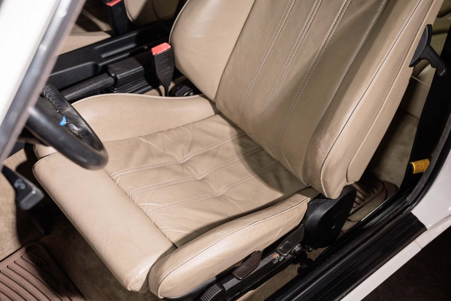 1987 BMW 325is | Alpine White
