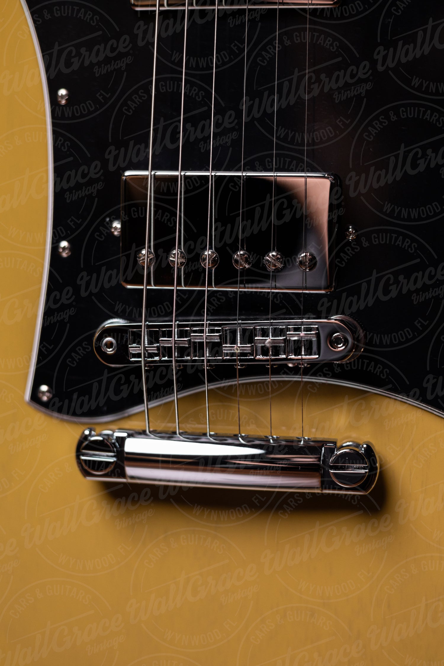 Gibson SG Standard Electric Guitar - TV Yellow