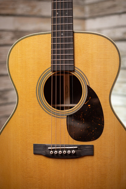 Martin OM-28 Acoustic Guitar - Natural