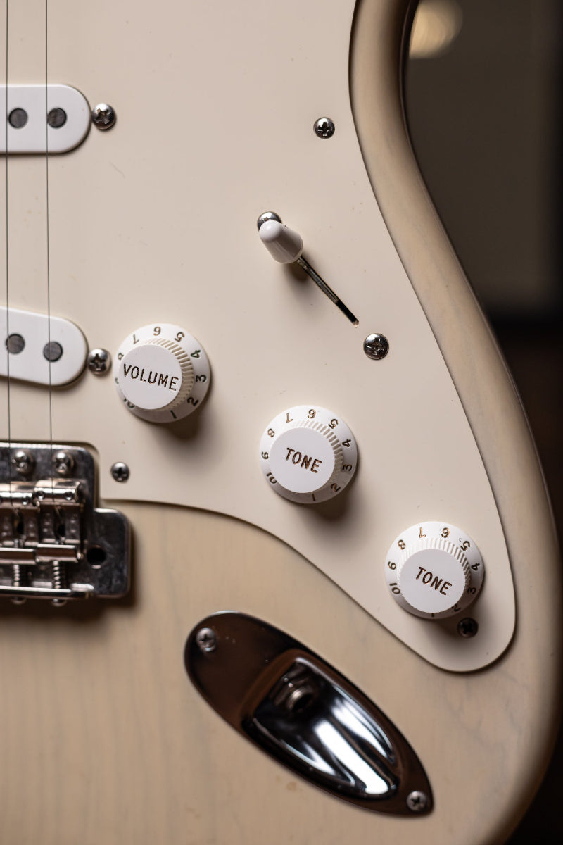 2011 Fender Custom Shop Wildwood Dealer Select 10 1957 Stratocaster Electric Guitar - White Blonde