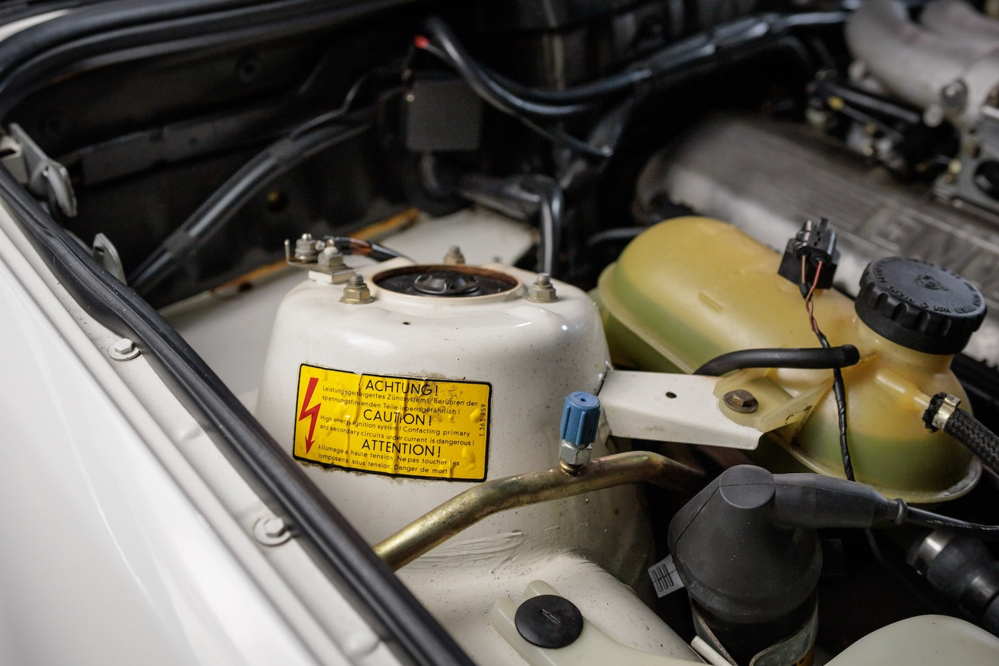 1987 BMW 325is | Alpine White