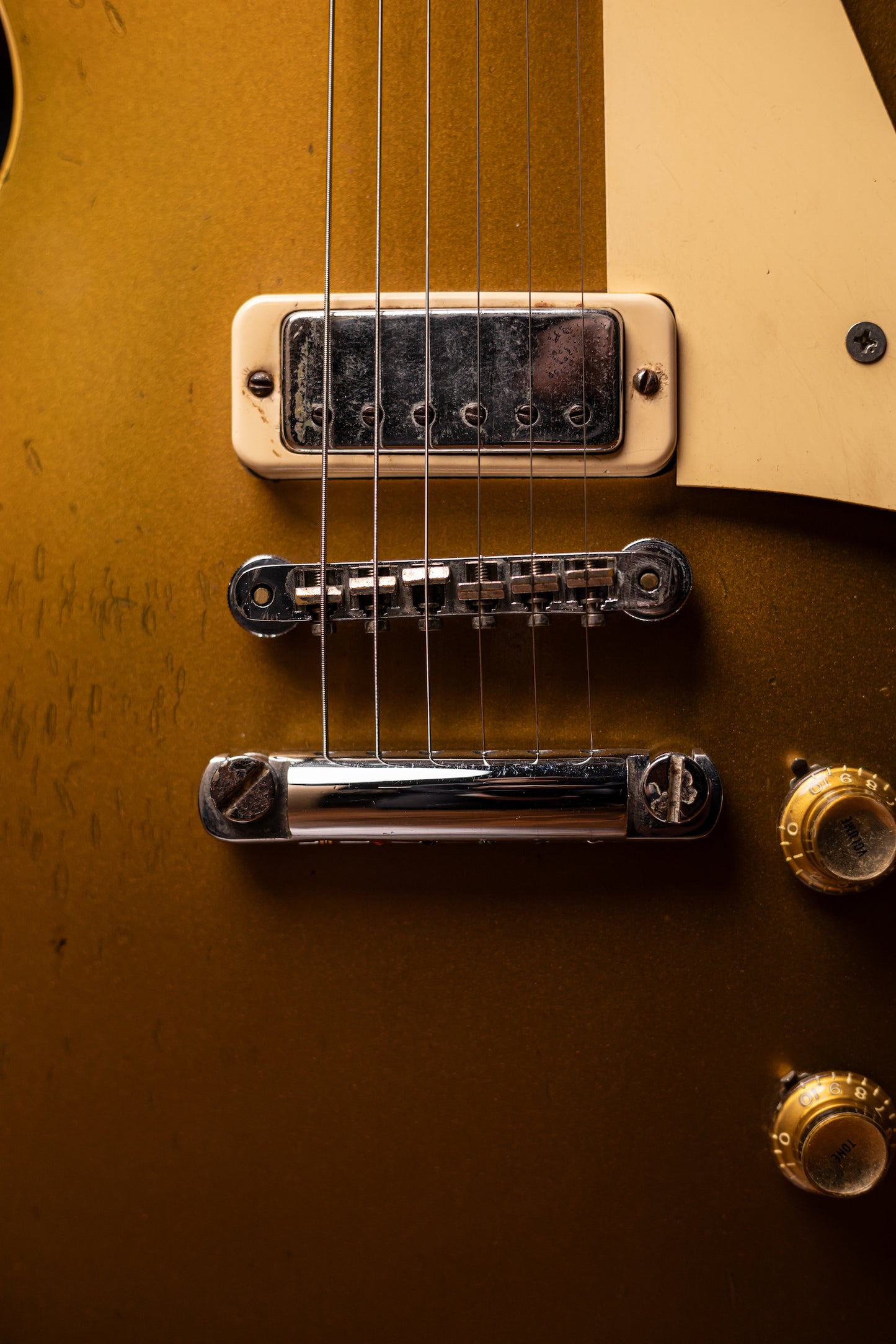 1971 Gibson Les Paul Deluxe Electric Guitar - Goldtop