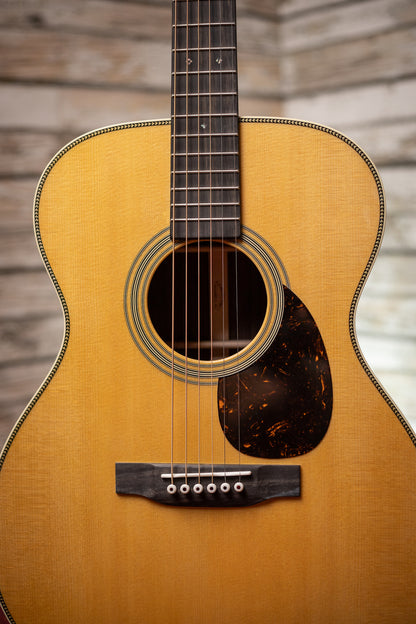Martin OM-28 Acoustic Guitar - Natural