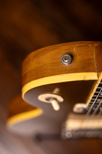 1971 Gibson Les Paul Deluxe Electric Guitar - Goldtop
