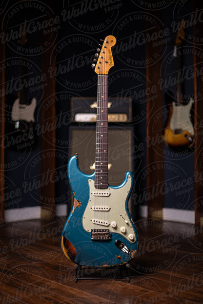 Fender Custom Shop '61 Stratocaster Heavy Relic Electric Guitar - Aged Ocean Turquoise over 3-Tone Sunburst