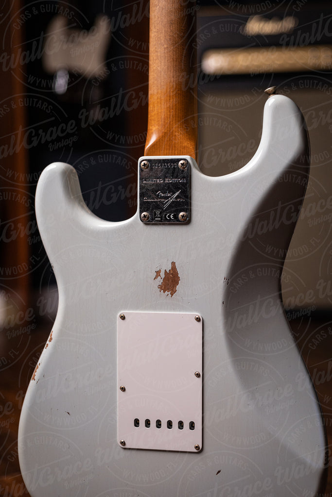 Fender Custom Shop Limited-Edition '63 Stratocaster Relic Electric Guitar - Super Faded Aged Sonic Blue