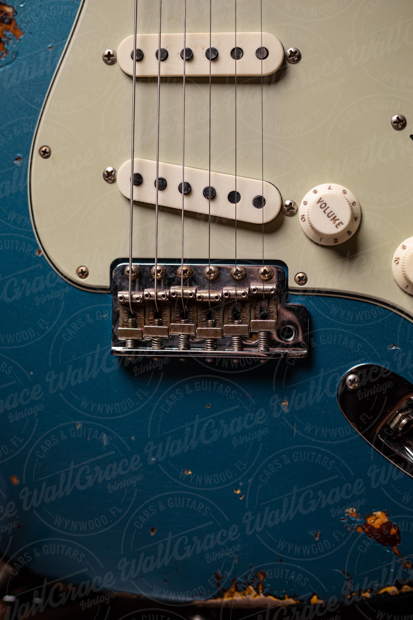 Fender Custom Shop '61 Stratocaster Heavy Relic Electric Guitar - Aged Ocean Turquoise over 3-Tone Sunburst