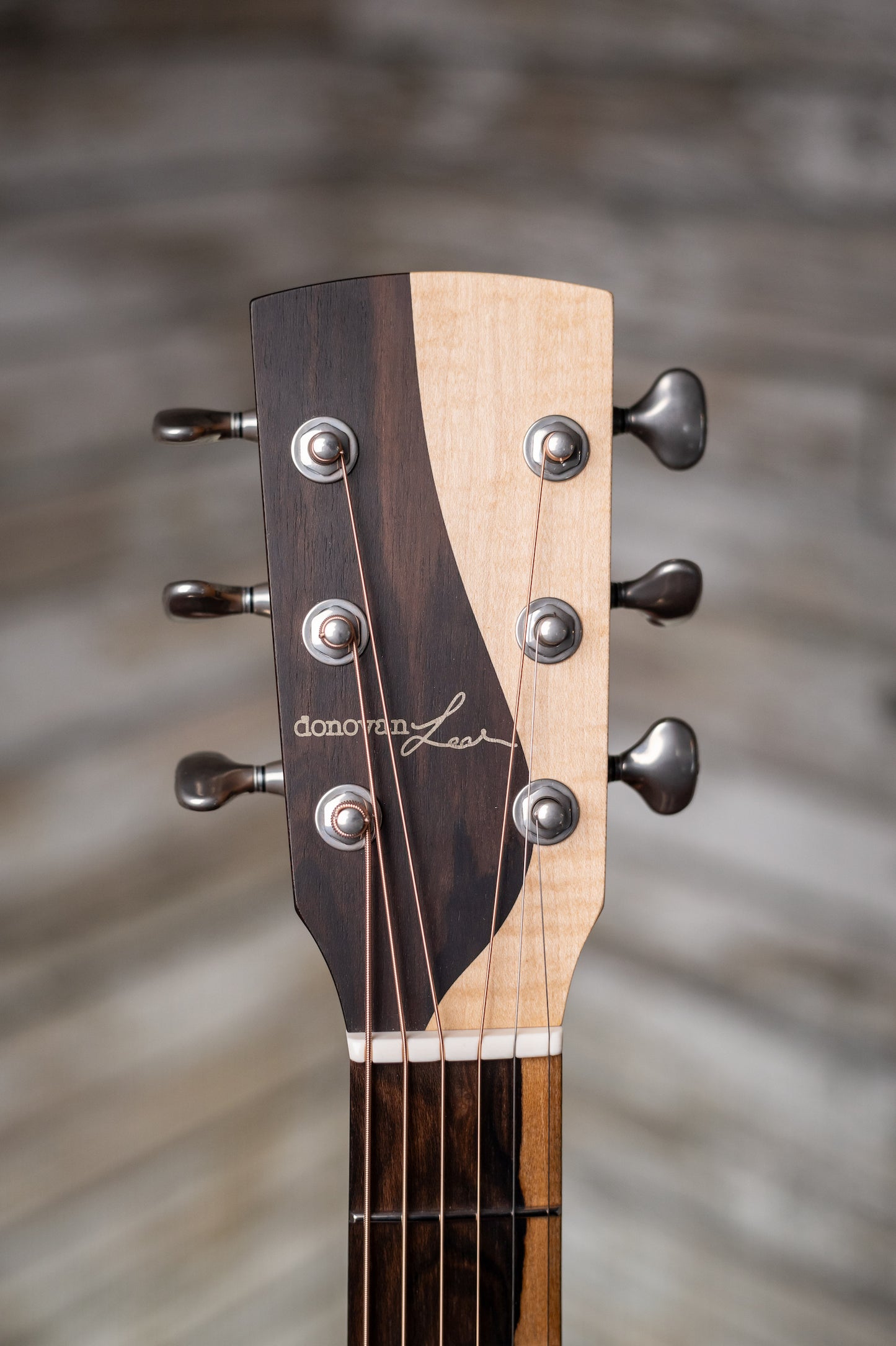 Donovan Leah Guitars Caroline Benchmark Cutaway Acoustic Guitar - Natural