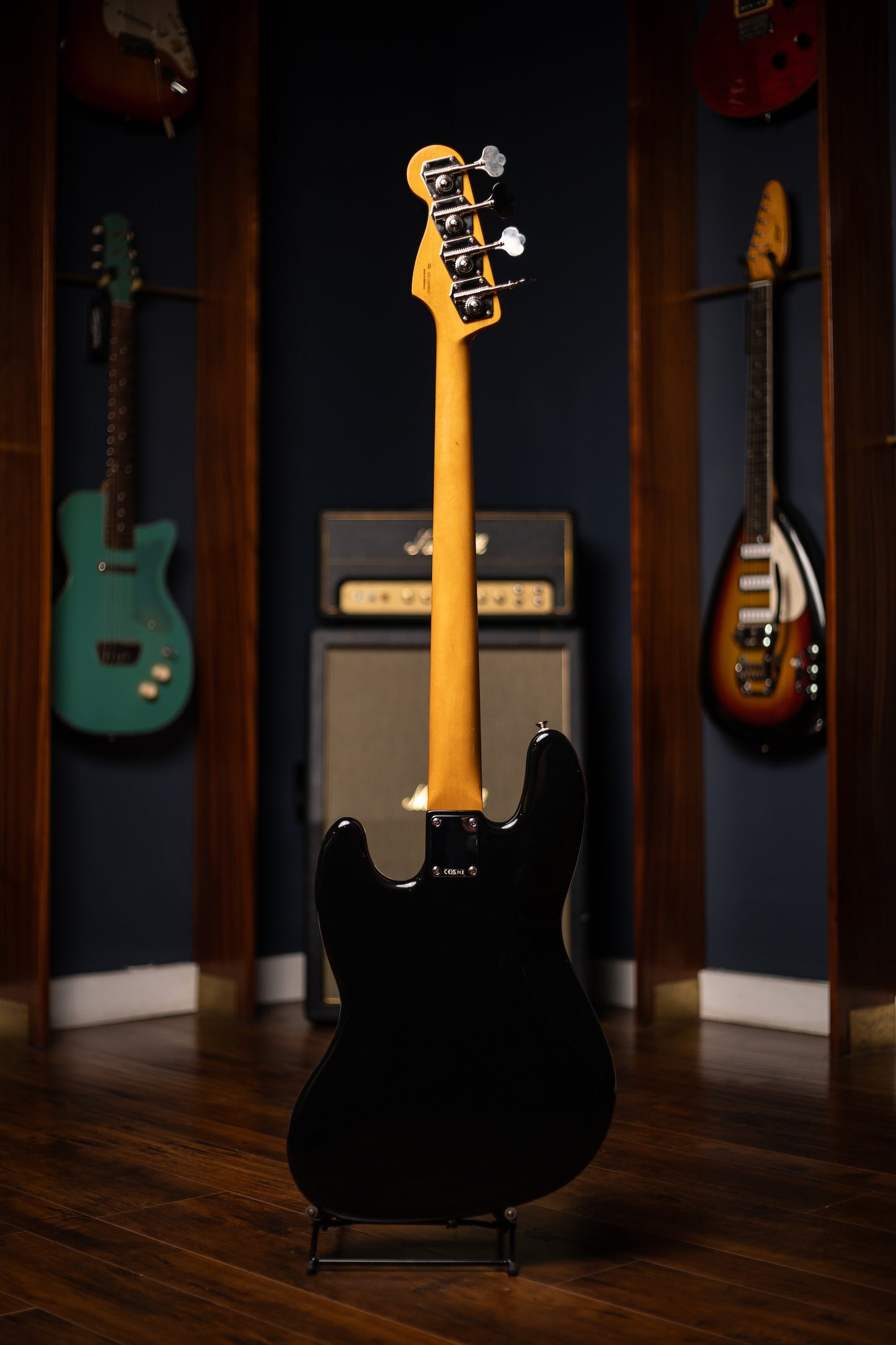 Fender Vintera® II '60s Jazz Bass®, Rosewood Fingerboard | BlackFender Vintera® II '60s Jazz Bass®, Rosewood Fingerboard | Black