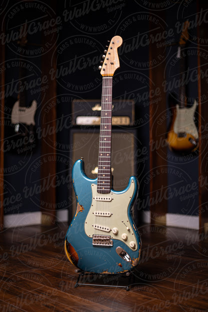 Fender Custom Shop '61 Stratocaster Heavy Relic Electric Guitar - Aged Ocean Turquoise over 3-Tone Sunburst