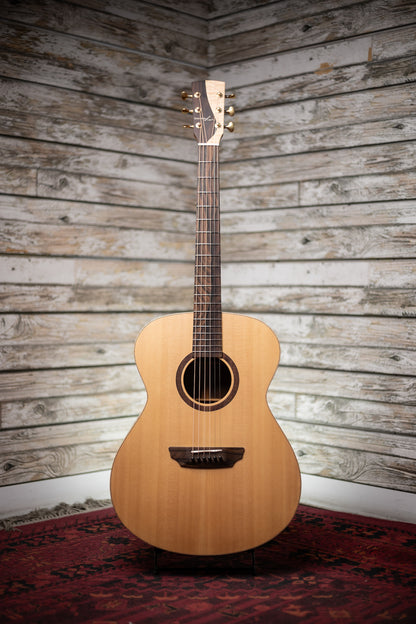 Donovan Leah Guitars Caroline Exceptional Acoustic Guitar - Natural