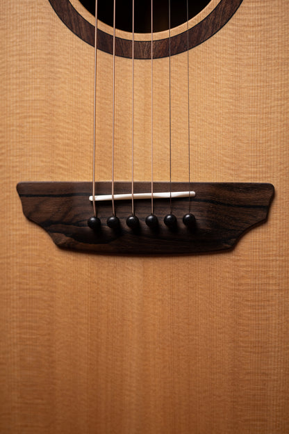 Donovan Leah Guitars Caroline Exceptional Acoustic Guitar - Natural