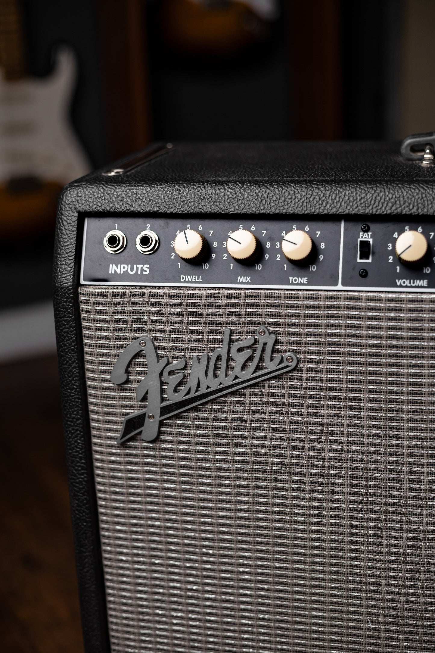 1990's Fender Vibro-King Custom Combo Amp - Black Tolex