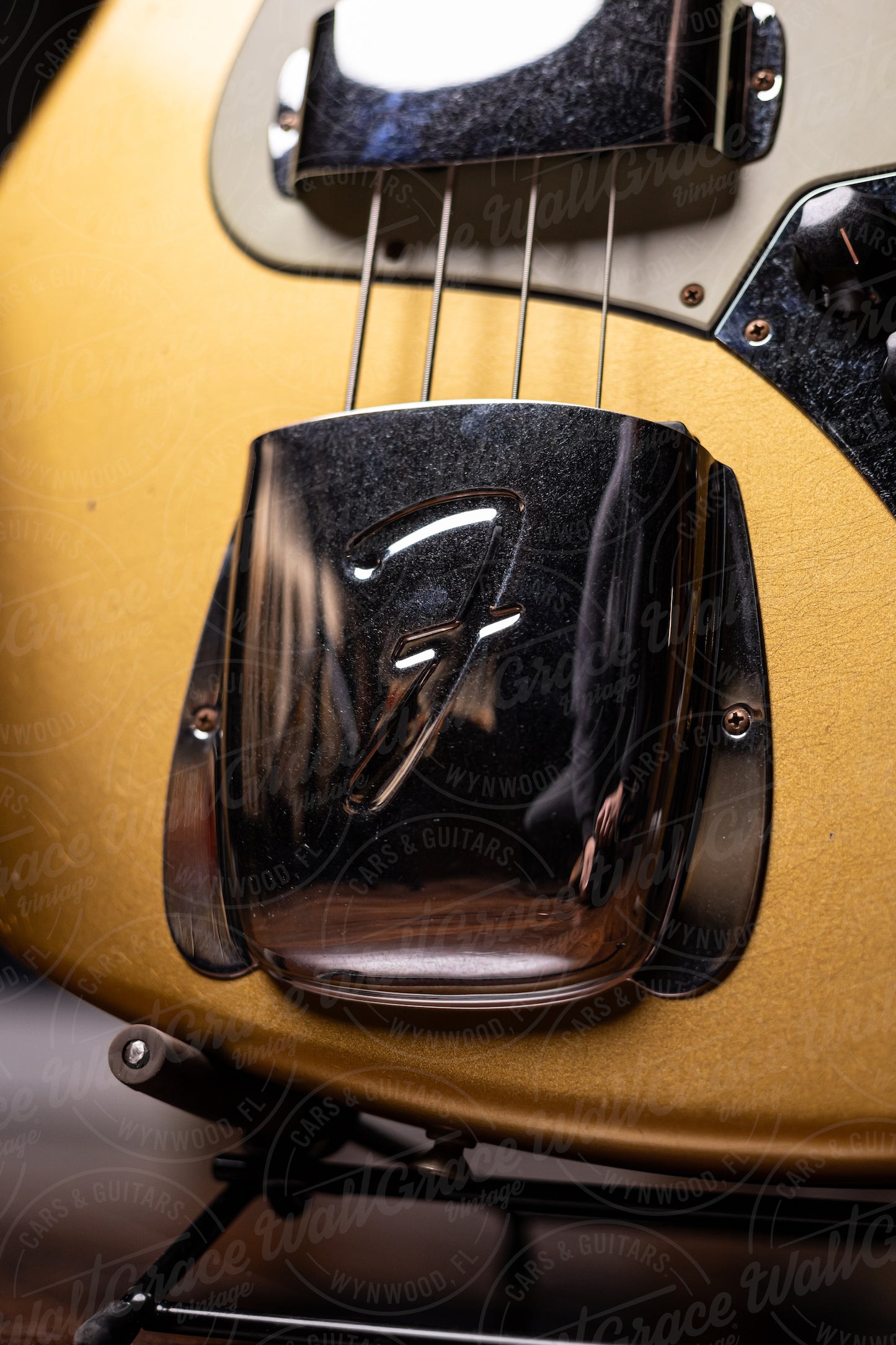 Fender Custom Shop 1963 Jazz Bass Journeyman Relic Bass - Aged Aztec Gold