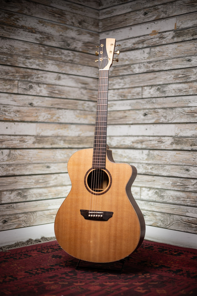 Donovan Leah Guitars Caroline Exceptional Cutaway Acoustic Guitar - Natural