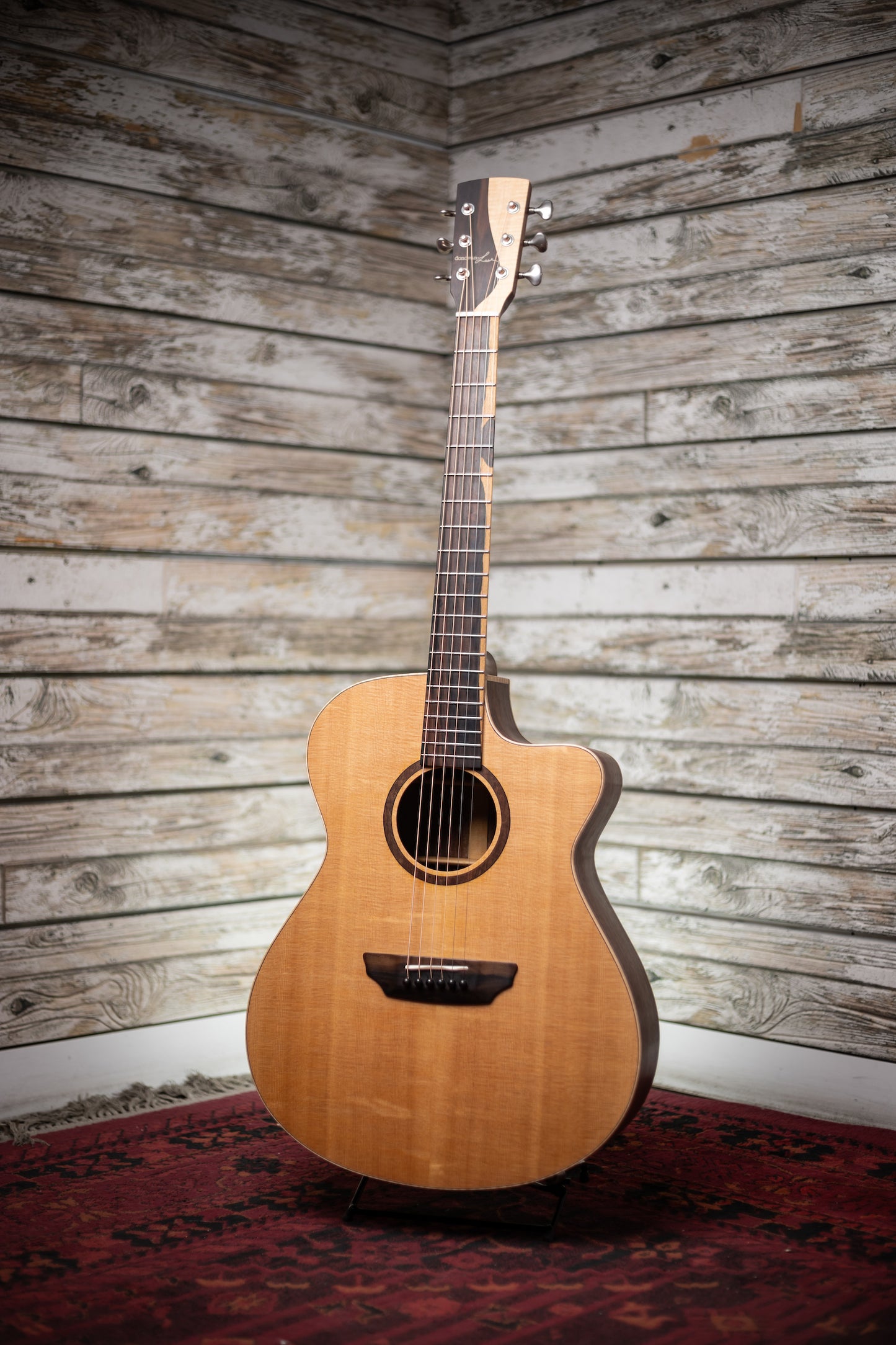 Donovan Leah Guitars Caroline Benchmark Cutaway Acoustic Guitar - Natural