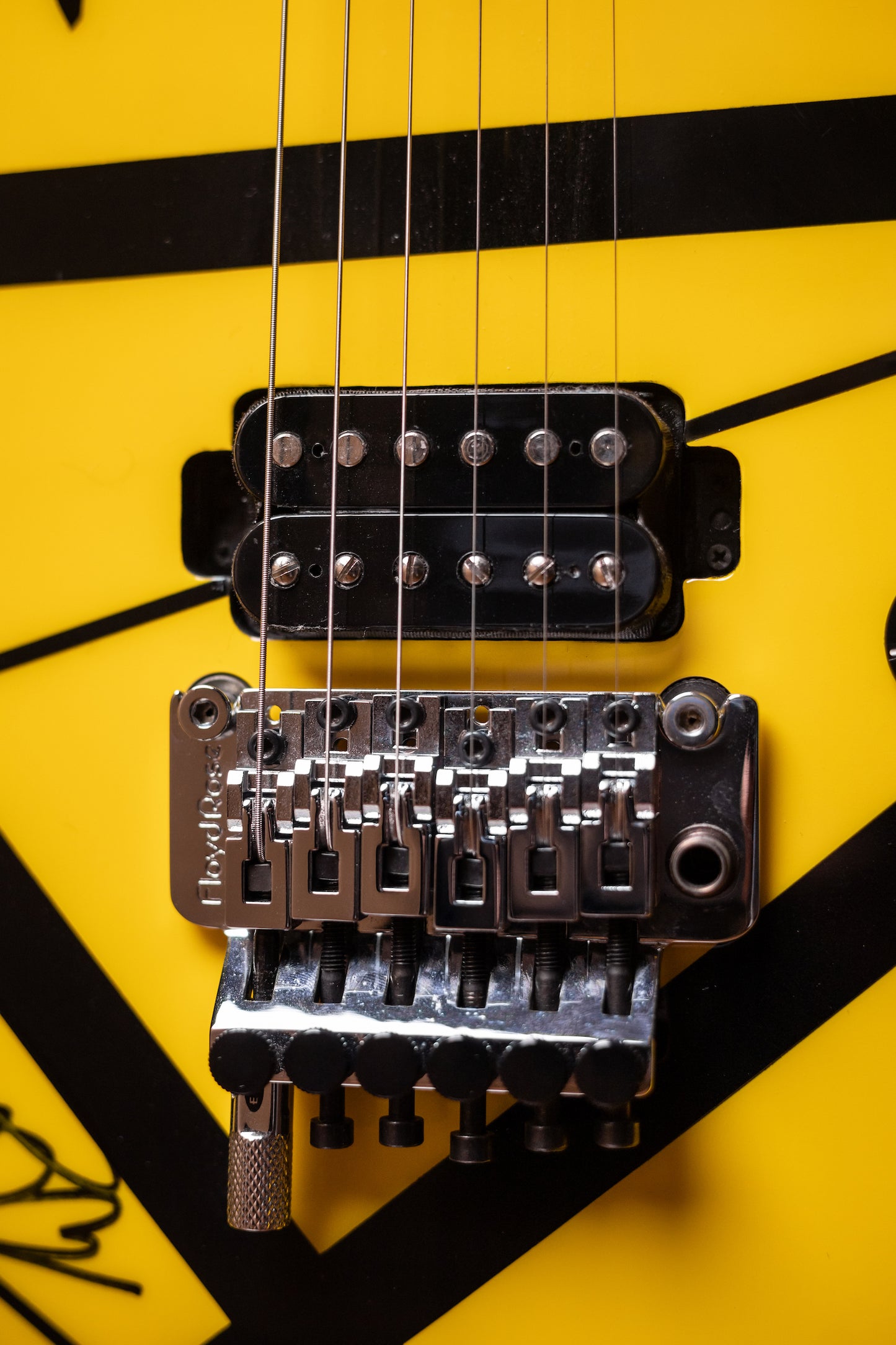 2007 EVH Striped Detroit - Yellow, Black