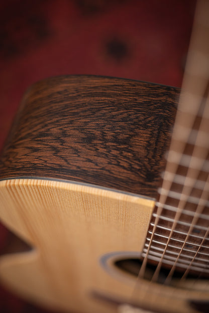 Martin 000X2E Brazilian Acoustic Guitar - Natural
